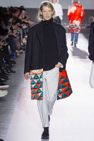Look 4
